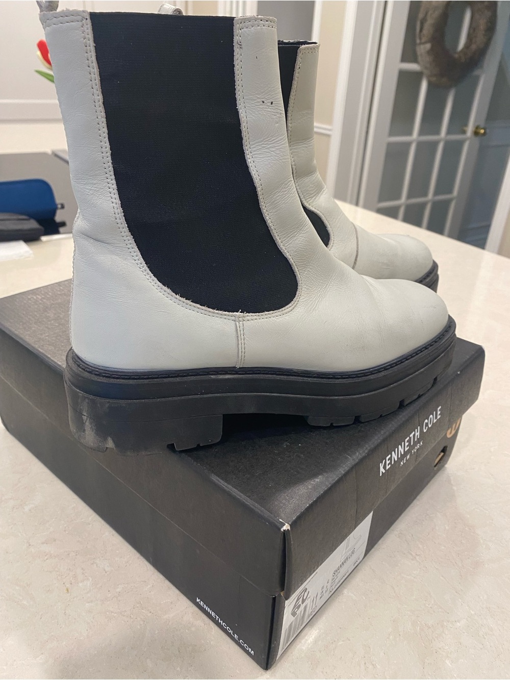 Kenneth Cole White Leather Chelsea Lug Boots with Black Elastic